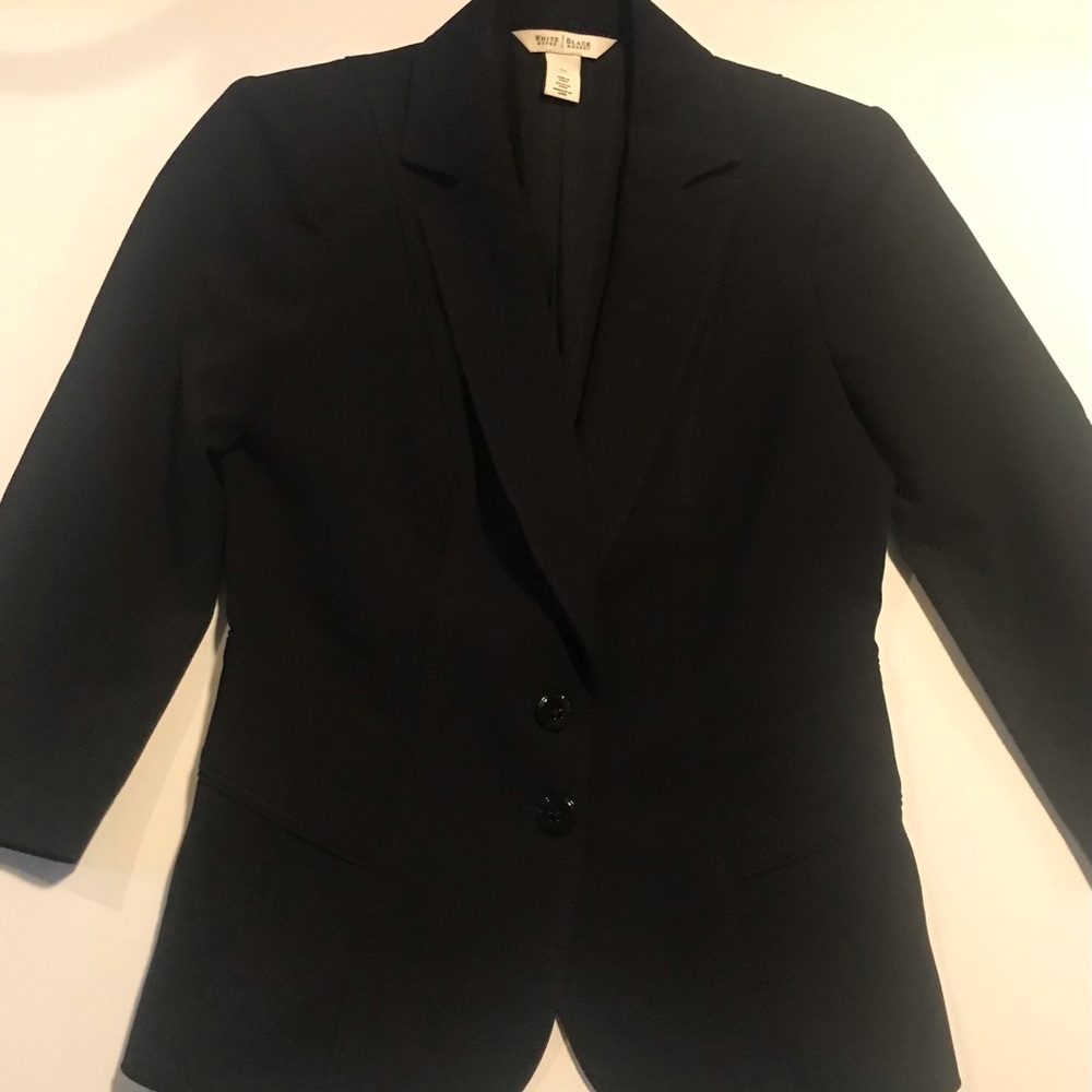 Black Women's Blazer .White house Black market Size 00